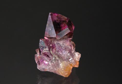 Quartz (variety amethyst)<br />Karur District, Tamil Nadu, India<br />1.7 x 2.2 cm<br /> (Author: crosstimber)