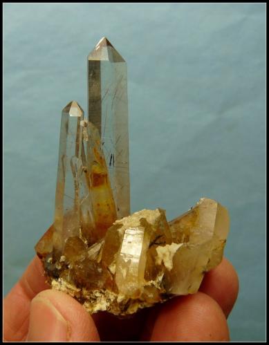 Quartz with inclusions.<br />Erongo Mountain, Usakos, Erongo Region, Namibia<br />68 x 57 x 26 mm<br /> (Author: Pierre Joubert)