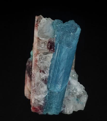 Elbaite (variety cuprian elbaite)<br />Batalha Mine, São José da Batalha, Salgadinho, Borborema, Paraíba, Brazil<br />3.1 x 2.3 cm<br /> (Author: am mizunaka)