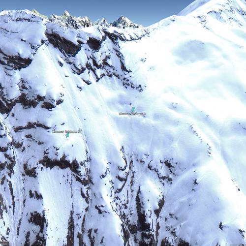 Chumar Bakhoor, Valle Hunza, Distrito Gilgit, Gilgit-Baltistan (Áreas del Norte), Paquistán

Situadas a 4.500 m de altura sobre el nivel del mar, la nieve solo permite trabajar en estas minas unas pocas semanas durante el verano.
Foto tomada en el mes de Mayo; la anterior es de Agosto.

imagen © Google Earth (Autor: Josele)