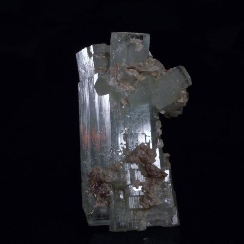 Berilo (variedad aguamarina), Moscovita<br />Chumar Bakhoor, Valle Hunza, Distrito Nagar, Gilgit-Baltistan (Áreas del Norte), Paquistán<br />10,5 x 6 x 4,5 cm<br /> (Autor: Josele)