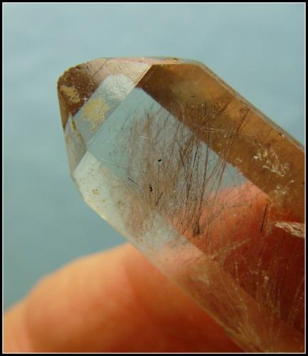 Quartz with inclusions.<br />Erongo Mountain, Usakos, Erongo Region, Namibia<br />90 x 25 x 16 mm<br /> (Author: Pierre Joubert)