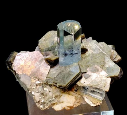 Beryl, Muscovite<br />Shigar Valley, Shigar District, Gilgit-Baltistan (Northern Areas), Pakistan<br />100mm x 88mm x 76mm; main beryl crystal: 38mm tall (visible part) and 20mm wide<br /> (Author: Carles Millan)