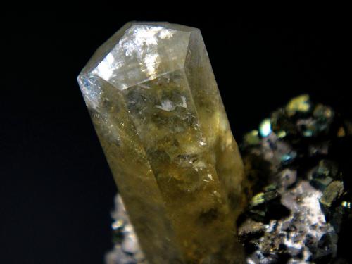 Calcita y Marcasita<br />Mina Sweetwater, Ellington, Distrito Viburnum Trend, Condado Reynolds, Missouri, USA<br />Cristal de 3 cm.<br /> (Autor: Antonio P. López)