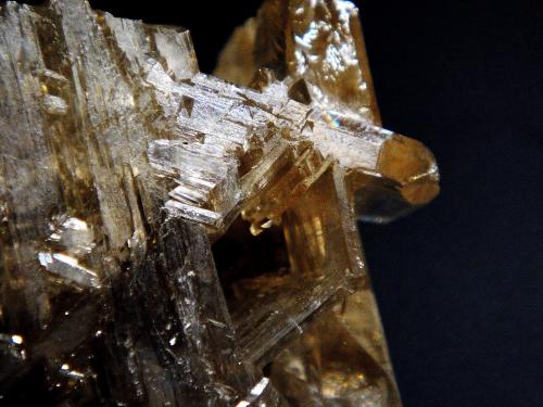 Cerusita<br />Mina Tsumeb, Tsumeb, Región Otjikoto, Namibia<br />Campo de visión 3 cm.<br /> (Autor: Antonio P. López)