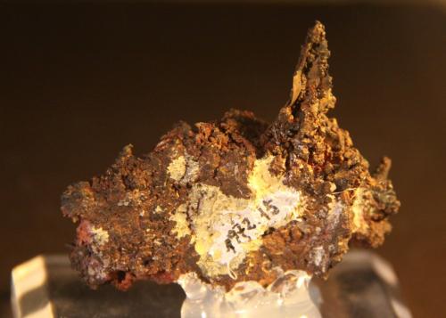 Copper<br />Ray Mines, Scott Mountain area, Mineral Creek District, Dripping Spring Mountains, Pinal County, Arizona, USA<br />Overall size: 46mm x 49mm x 16mm. Crystal size: 24mm x 6mm x 3mm. Weight: 57 g.<br /> (Author: franjungle)
