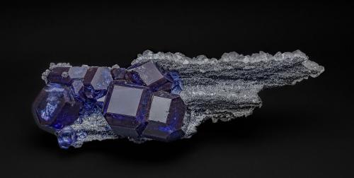 Fluorite, Calcite, Quartz<br />Yongchun, Quanzhou Prefecture, Fujian Province, China<br />11.0 x 3.3 cm<br /> (Author: am mizunaka)