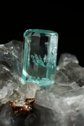 Beryl (variety emerald), Calcite, Pyrite<br />Muzo mining district, Western Emerald Belt, Boyacá Department, Colombia<br />56x31x24mm, xl=12mm<br /> (Author: Fiebre Verde)