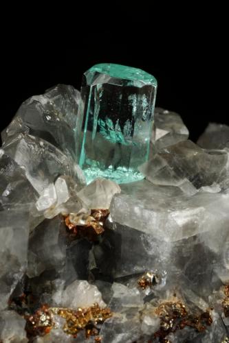 Beryl (variety emerald), Calcite, Pyrite<br />Muzo mining district, Western Emerald Belt, Boyacá Department, Colombia<br />56x31x24mm, xl=12mm<br /> (Author: Fiebre Verde)