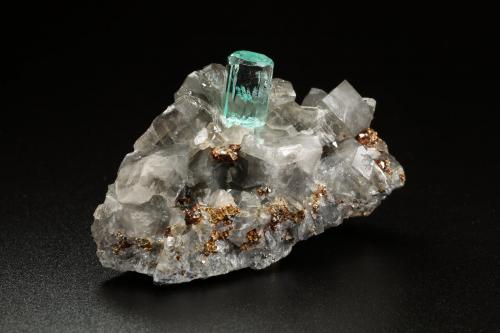 Beryl (variety emerald), Calcite, Pyrite<br />Muzo mining district, Western Emerald Belt, Boyacá Department, Colombia<br />56x31x24mm, xl=12mm<br /> (Author: Fiebre Verde)