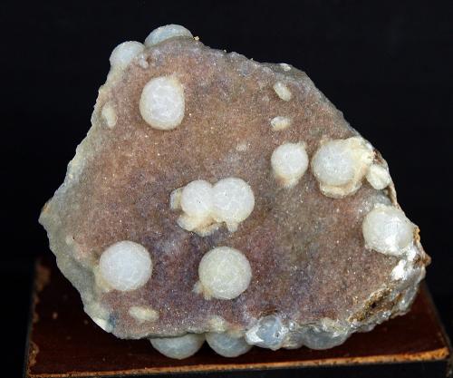 Cuarzo (variedad calcedonia)<br />Volcán Cabezo Negro de Zeneta, Murcia, Comarca Huerta de Murcia, Región de Murcia (Murcia), España<br />4.5 x 4 cm<br /> (Autor: Pedro Antonio)