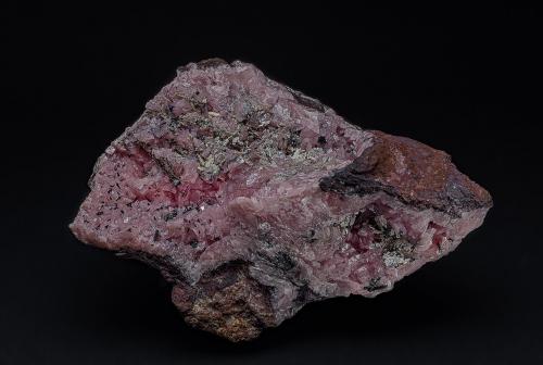 Rhodochrosite<br />Mina Hiawatha No. 1, Grupo Hiawatha, Stambaugh, Montes Menominee Iron, Condado Iron, Michigan, USA<br />6.0 x 4.2 cm<br /> (Author: am mizunaka)