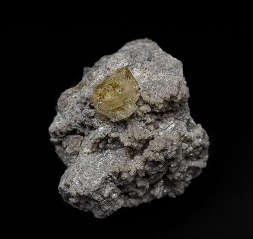 Fluorite, Dolomite<br />Walworth Quarry, Walworth, Wayne County, New York, USA<br />3.2 x 2.7 cm<br /> (Author: am mizunaka)