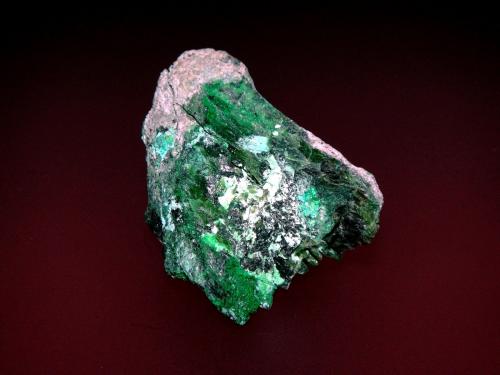 Zaratita, Hellyerita y Heazlewoodita<br />Lord Brassey Mine, Heazlewood District, Waratah-Wynyard Council, Tasmania, Australia<br />6 x 4 cm.<br /> (Autor: Antonio P. López)