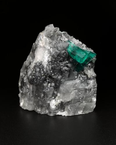 Beryl (variety emerald), Calcite<br />Coscuez mining district, Municipio San Pablo de Borbur, Western Emerald Belt, Boyacá Department, Colombia<br />49x53x33mm, xls=12 & 14mm<br /> (Author: Fiebre Verde)