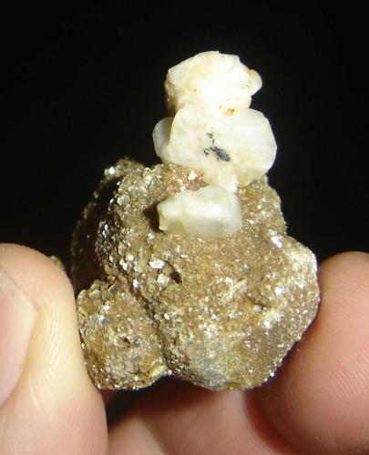 Pseudoleucita con Moscovita y Oligoclasa<br />Do Guaxinim Mine, São João do Manteninha, Vale do Rio Doce, Minas Gerais, Brazil<br />3 x 3 x 3,6 cm<br /> (Autor: Anisio Claudio)