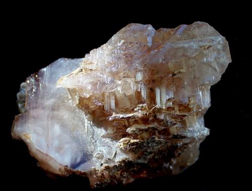 Cerusita<br />Touissit, Distrito Touissit, Provincia Jerada, Región Oriental, Marruecos<br />52 x 64 x 31 mm<br /> (Autor: José Luis Zamora)