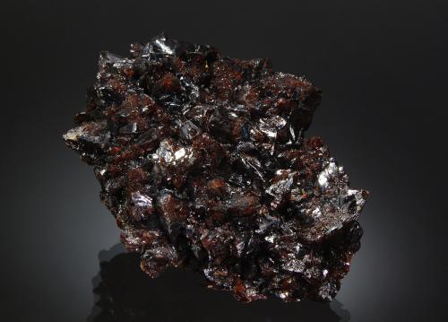 Sphalerite<br />Mina Elmwood, Carthage, Distrito Central Tennessee Ba-F-Pb-Zn, Condado Smith, Tennessee, USA<br />5.5 x 8.7 x 11.9 cm<br /> (Author: crosstimber)