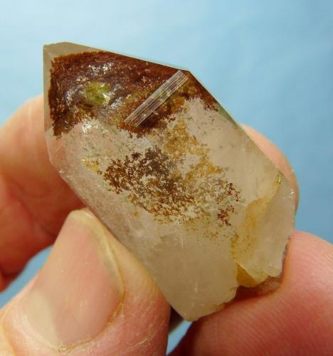 Quartz<br />Ceres, Warmbokkeveld Valley, Ceres, Valle Warmbokkeveld, Witzenberg, Cape Winelands, Western Cape Province, South Africa<br />31 x 19 x 14 mm<br /> (Author: Pierre Joubert)