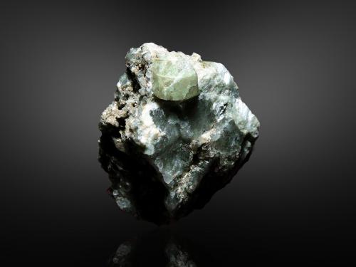 Rhodizita<br />Valle Sahatany (Mt. Ibity), Región Vakinankaratra, Madagascar<br />6 x 4 cm.<br /> (Autor: Antonio P. López)