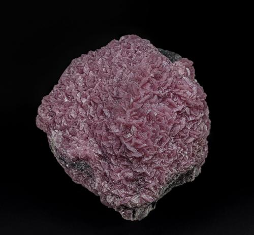 Rhodochrosite<br />New Burgin Mine, Tintic District, East Tintic Mountains, Juab County, Utah, USA<br />8.2 x 8.5 cm<br /> (Author: am mizunaka)