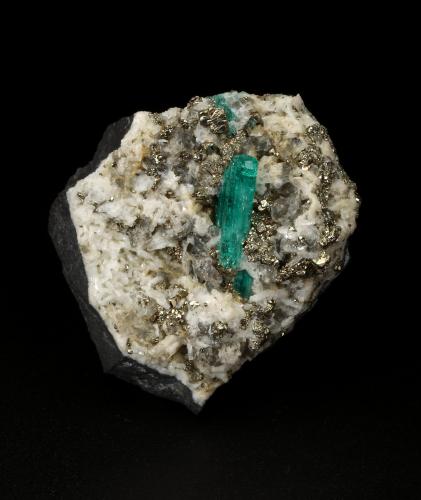 Beryl (variety emerald), Albite (variety cleavelandite), Dolomite, Pyrite<br />Chivor mining district, Municipio Chivor, Eastern Emerald Belt, Boyacá Department, Colombia<br />40x43x34mm, xl=15mm<br /> (Author: Fiebre Verde)