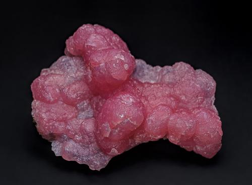 Rhodochrosite, Pyrite<br />Oppu Mine, Nishimeya-mura, Nakatsugaru District, Aomori Prefecture, Tohoku Region, Honshu Island, Japan<br />5.1 x 4.0 cm<br /> (Author: am mizunaka)