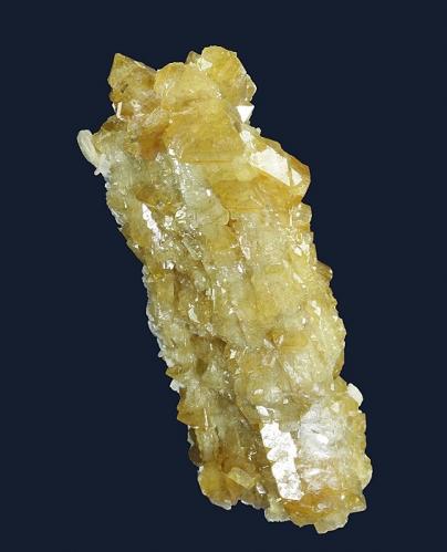 Scheelite<br />Monte Xuebaoding, Pingwu, Prefectura Mianyang, Provincia Sichuan, China<br />97 x 41 x 37 mm<br /> (Author: GneissWare)