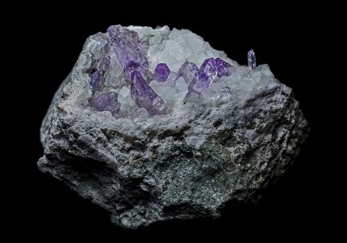 Quartz (variety amethyst), Calcite<br />Departamento Potosí, Bolivia<br />7.6 x 5.1 cm<br /> (Author: am mizunaka)