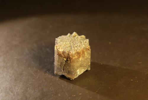 Aragonite<br />Keuper outcrop, Los Frailes, Luzón, Comarca Señorío de Molina-Alto Tajo, Guadalajara, Castilla-La Mancha, Spain<br />12mm x 15mm x 12mm<br /> (Author: franjungle)