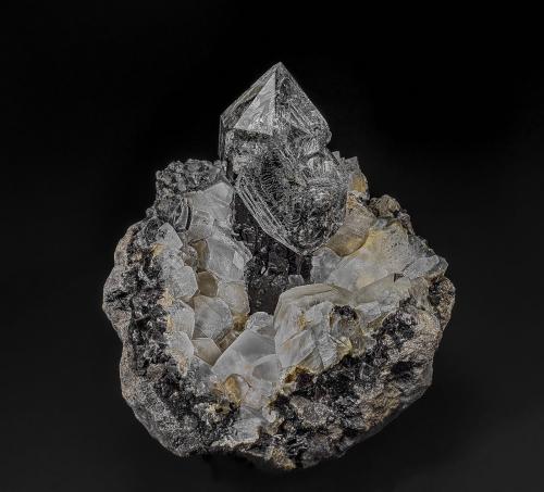 Quartz, Calcite<br />Treasure Mountain Diamond Mine, Little Falls, Herkimer County, New York, USA<br />8.0 x 8.3 cm<br /> (Author: am mizunaka)