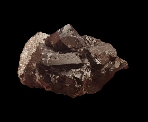 Casiterita<br />Logrosán, Cerro de San Cristóbal, Comarca Las Villuercas, Cáceres, Extremadura, España<br />9x5,5x6 cm.<br /> (Autor: Nacho)