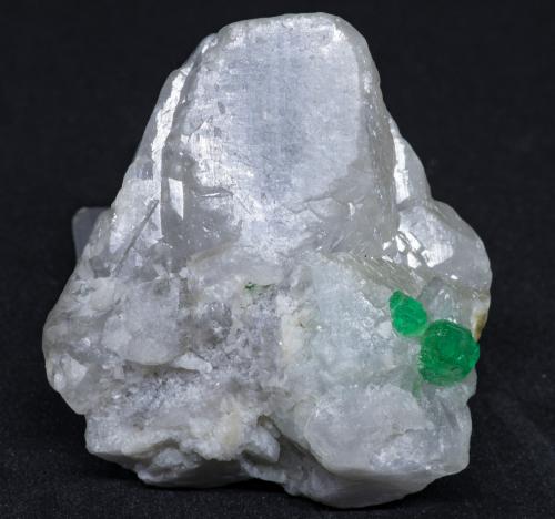 Beryl (variety emerald), Calcite<br />La Pita mining district, Municipio Maripí, Western Emerald Belt, Boyacá Department, Colombia<br />52mm x 46mm x 22mm<br /> (Author: Bergur_E_Sigurdarson)