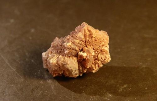 Aragonite<br />Keuper outcrop, Los Frailes, Luzón, Comarca Señorío de Molina-Alto Tajo, Guadalajara, Castilla-La Mancha, Spain<br />28mm x 22mm x 14mm<br /> (Author: franjungle)