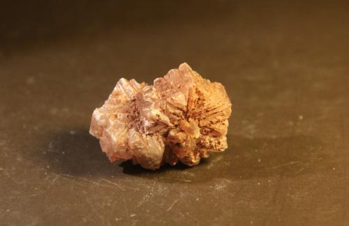 Aragonite<br />Keuper outcrop, Los Frailes, Luzón, Comarca Señorío de Molina-Alto Tajo, Guadalajara, Castilla-La Mancha, Spain<br />28mm x 22mm x 14mm<br /> (Author: franjungle)