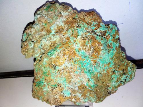 Aurichalcita, Malaquita<br />Mines de Can Montsant, Can Montsant (Massís del Montnegre), Hortsavinyà, Tordera, Comarca Maresme, Barcelona, Cataluña / Catalunya, España<br />11x9 cm.<br /> (Autor: Adri Rodríguez)