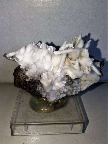 Aragonito<br />Mina Regia, Bellmunt del Priorat, Comarca Priorat, Tarragona, Cataluña / Catalunya, España<br />4,5x4 cm.<br /> (Autor: Adri Rodríguez)