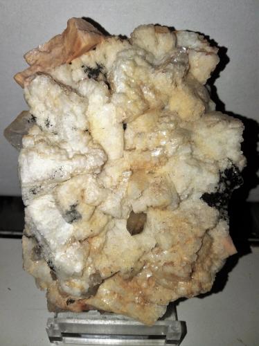 Albita, Microclina, Cuarzo (variedad ahumado)<br />Mas Sever Quarry, Massabè (Mas Ceber), Sils, Comarca La Selva, Gerona / Girona, Catalonia / Catalunya, Spain<br />8,5x6,5 cm.<br /> (Autor: Adri Rodríguez)