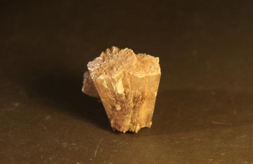 Aragonite<br />Keuper outcrop, Los Frailes, Luzón, Comarca Señorío de Molina-Alto Tajo, Guadalajara, Castilla-La Mancha, Spain<br />28mm x 35mm x 18mm<br /> (Author: franjungle)