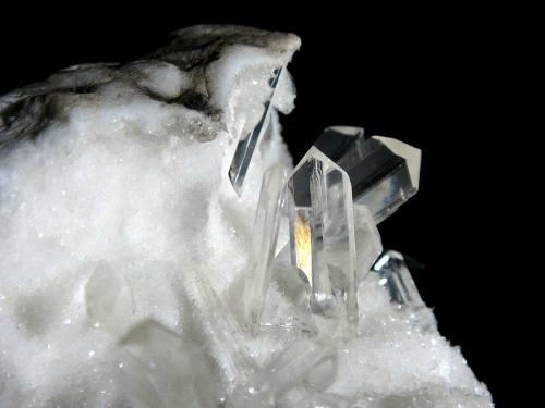 Yeso<br />Canteras de Alabastro, Cerro Patillas, Fuentes de Ebro, Delimitación Comarcal de Zaragoza, Zaragoza, Aragón, España<br />Cristal mayor 2 cm.<br /> (Autor: Antonio P. López)