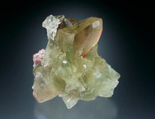 Fluorite<br />Mina Cäcilia, Freiung, Stulln, Distrito Wölsendorf Oeste, Alto Palatinado/Oberpfalz, Baviera/Bayern, Alemania<br />5x5x4 cm overall size<br /> (Author: Jesse Fisher)