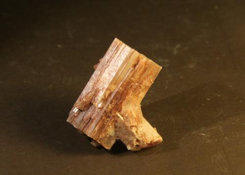 Aragonite<br />Keuper outcrop, Los Frailes, Luzón, Comarca Señorío de Molina-Alto Tajo, Guadalajara, Castilla-La Mancha, Spain<br />27mm x 32mm x 16mm<br /> (Author: franjungle)