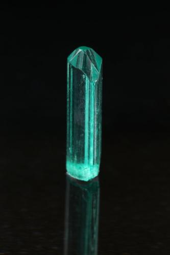 Beryl (variety emerald)<br />Chivor mining district, Municipio Chivor, Eastern Emerald Belt, Boyacá Department, Colombia<br />4x10mm<br /> (Author: Fiebre Verde)