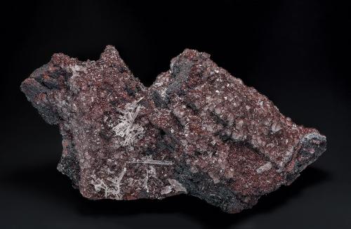 Quartz, Hematite, Barite<br />Egremont, West Cumberland Iron Field, former Cumberland, Cumbria, England / United Kingdom<br />20.0 x 10.5 cm<br /> (Author: am mizunaka)