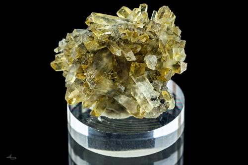 Baryte<br />Frisch Glück adit (Adit 134), Bergmännisch Glück Flacher vein, Frohnau, Annaberg-Buchholz, Annaberg District, Erzgebirgskreis, Saxony/Sachsen, Germany<br />2,8 x 2,3 x 1,8 cm<br /> (Author: Niels Brouwer)