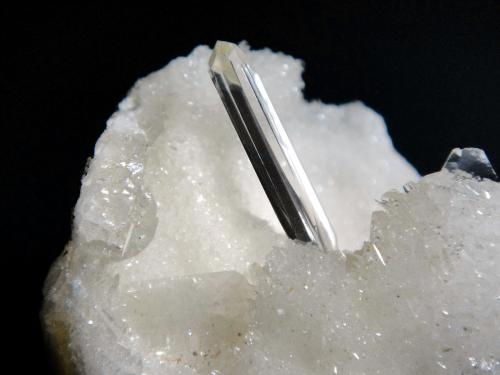 Yeso<br />Canteras de Alabastro, Cerro Patillas, Fuentes de Ebro, Delimitación Comarcal de Zaragoza, Zaragoza, Aragón, España<br />3 x 3 cm.<br /> (Autor: Antonio P. López)