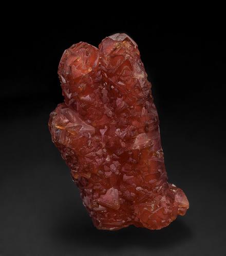 Rhodochrosite<br />Wessels Mine, Hotazel, Kalahari manganese field (KMF), Northern Cape Province, South Africa<br />3.7 x 1.9 cm<br /> (Author: am mizunaka)