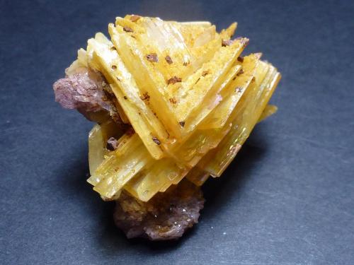 Barita<br />Nieves Mine, Monte Dobra, Viérnoles, Torrelavega, Comarca Besaya, Cantabria, Spain<br />4 x 4 cm.<br /> (Autor: javier ruiz martin)