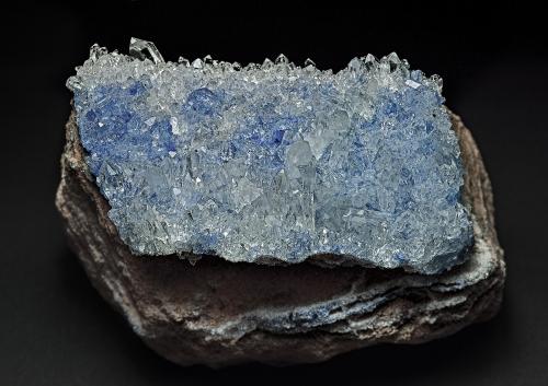 Quartz, Dumortierite<br />Vaca Morta Quarry, Serra da Vereda, Boquira, Bahia, Northeast Region, Brazil<br />10.2 x 6.4 cm<br /> (Author: am mizunaka)