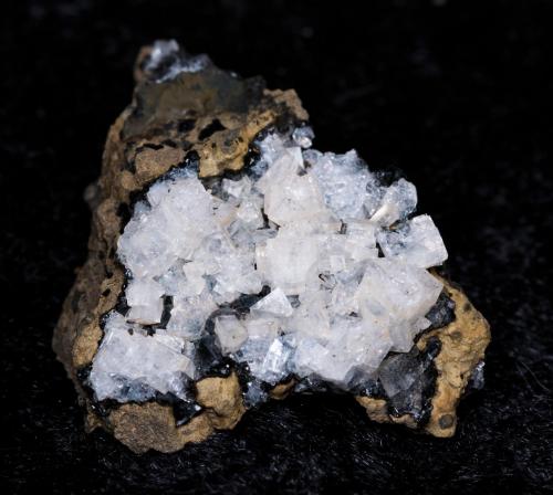 Chabazite, Analcime, (Heulandite-Ca)<br />Hvalfjörður, Capital Region, Iceland<br />23x35x14mm<br /> (Author: Bergur_E_Sigurdarson)